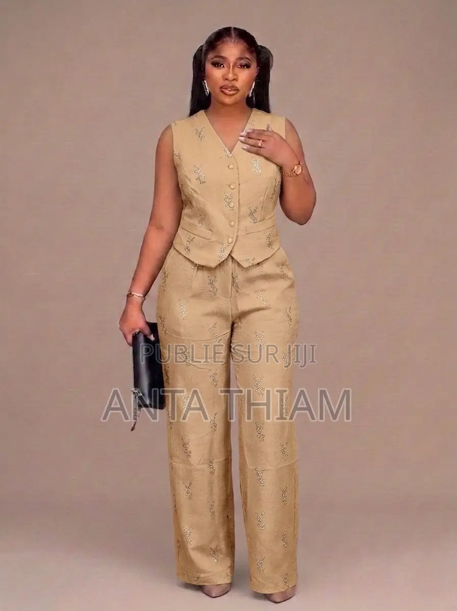 Chic Ensemble Pour Dame Très Élégante