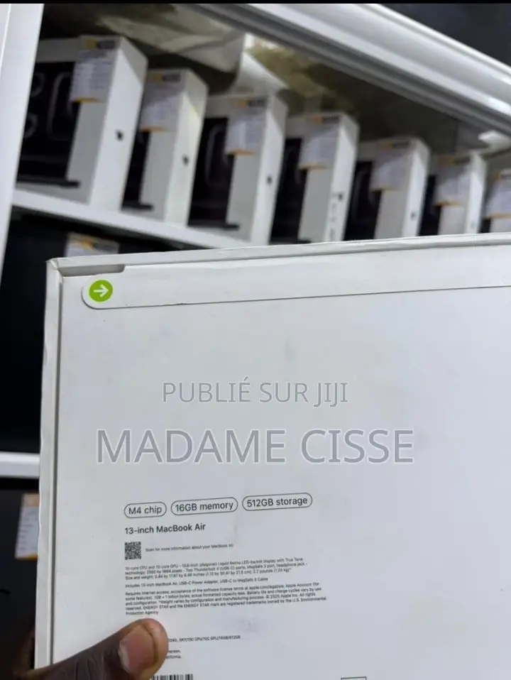 Nouveau Apple MacBook Air 2025 M4 13-inch 16GB Apple M4 SSD 512GB