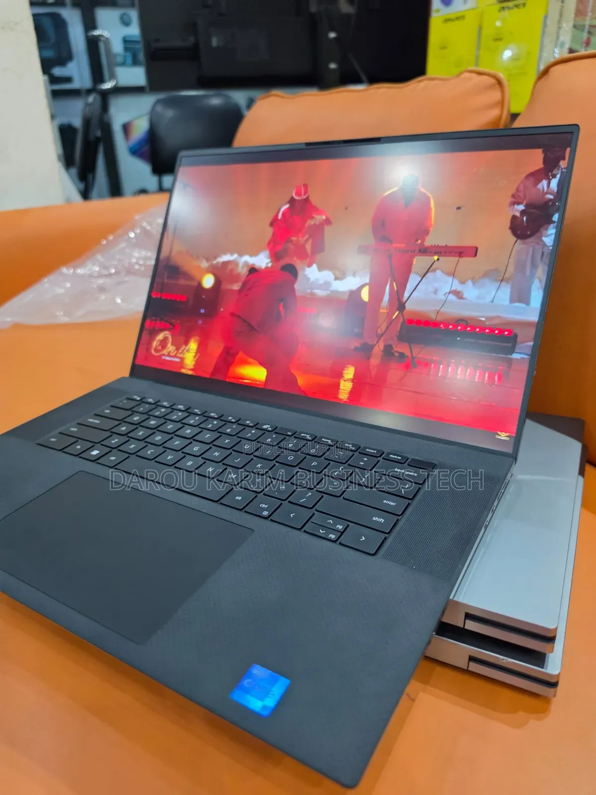 Nouveau Dell 16 Premium 32GB Intel Core i7 SSD 512GB