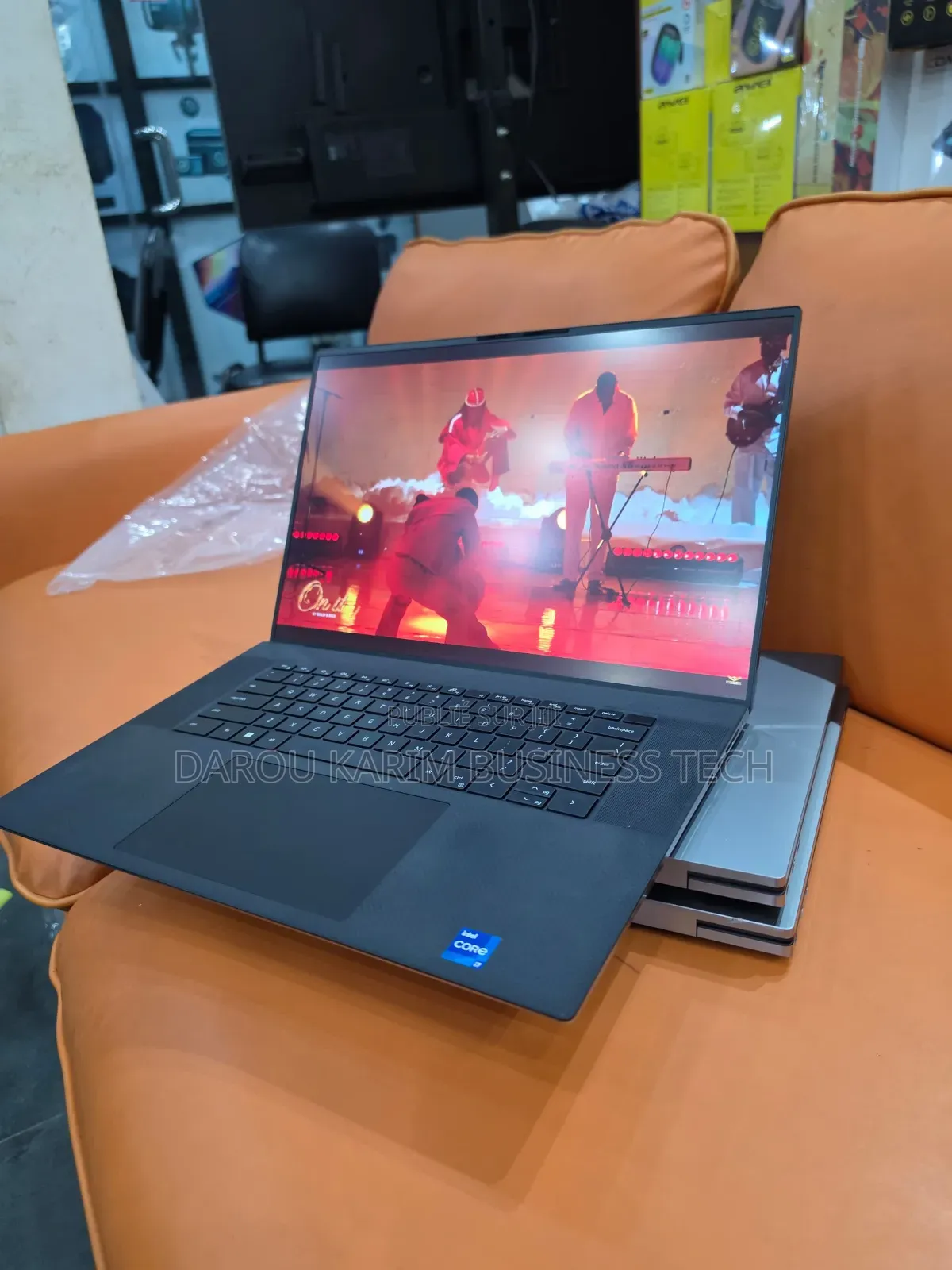 Nouveau Dell 16 Premium 32GB Intel Core i7 SSD 512GB