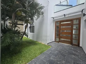 6chbre Villa dans , Almadies à Vendre