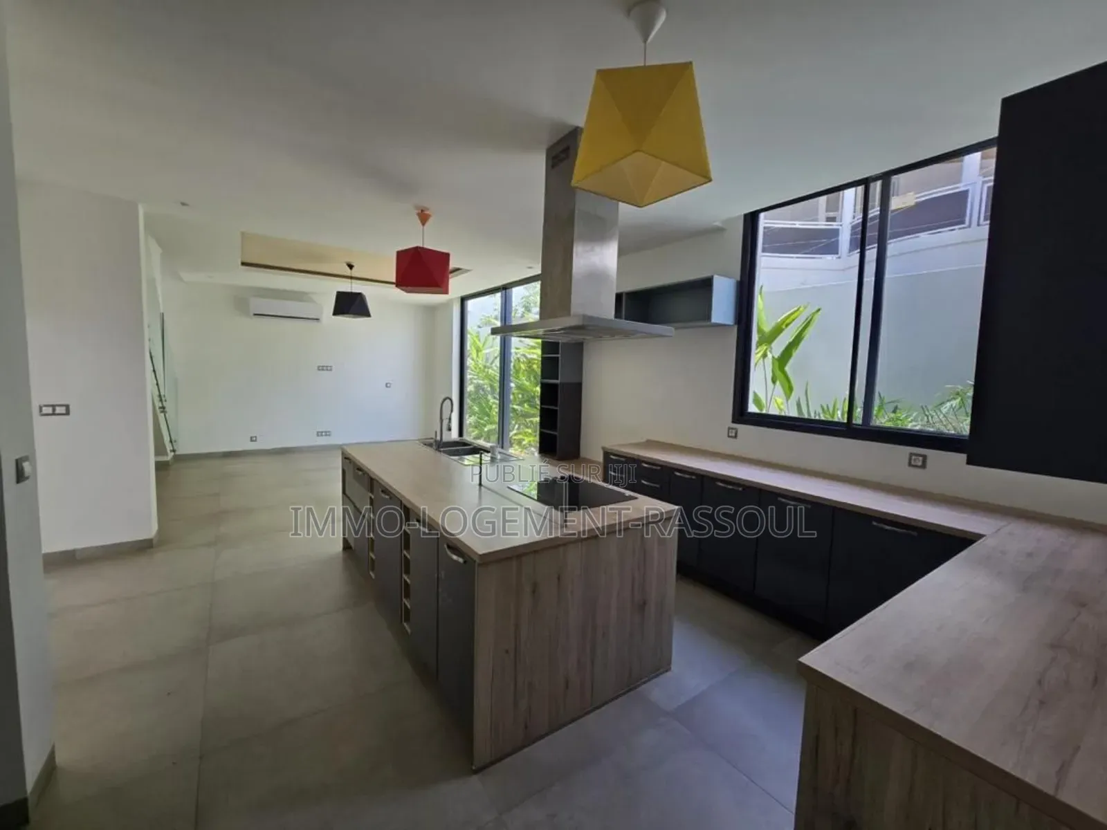 6chbre Villa dans , Almadies à Vendre