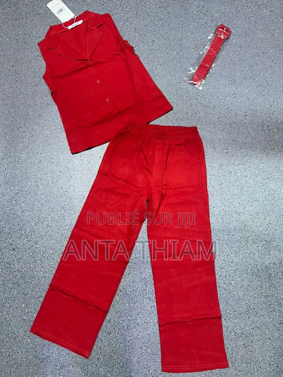 Ensemble Deux Pièces Avec Ceinture
