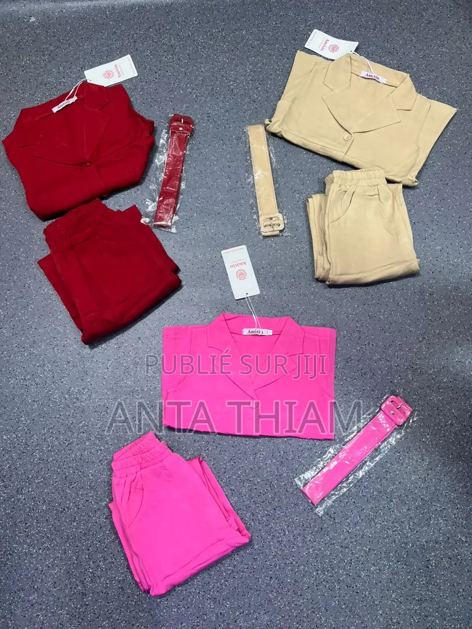 Ensemble Deux Pièces Avec Ceinture