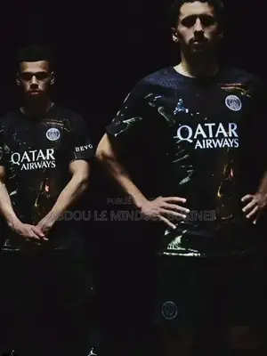 Nouveau Maillots Paris Disponible
