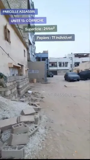 Très Bon Terrain en Vente Aux Parcelle Assainies – Unité 15 Corniche