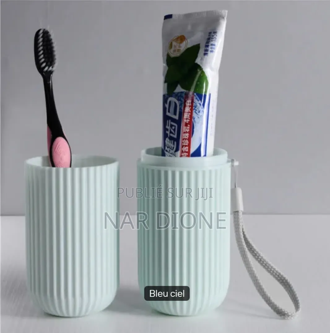 Conteneur De Brosse