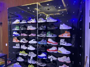 Fonds De Commerce À Vendre Shop De Vêtements Et De Chaussures À Vendre