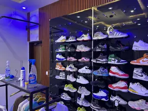 Fonds De Commerce À Vendre Shop De Vêtements Et De Chaussures À Vendre