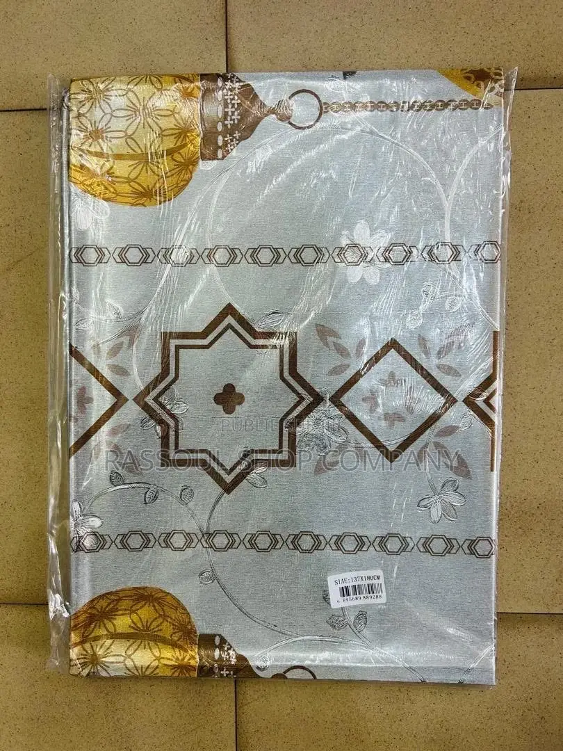 Nappe Toile Dimension 1m50x1m37 Prix:2000f