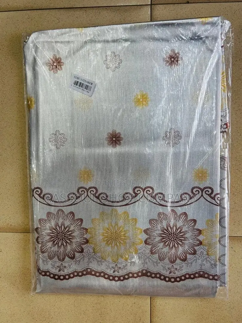 Nappe Toile Dimension 1m50x1m37 Prix:2000f