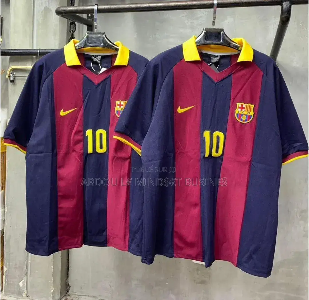 T-Shirt Clubs Team Disponible