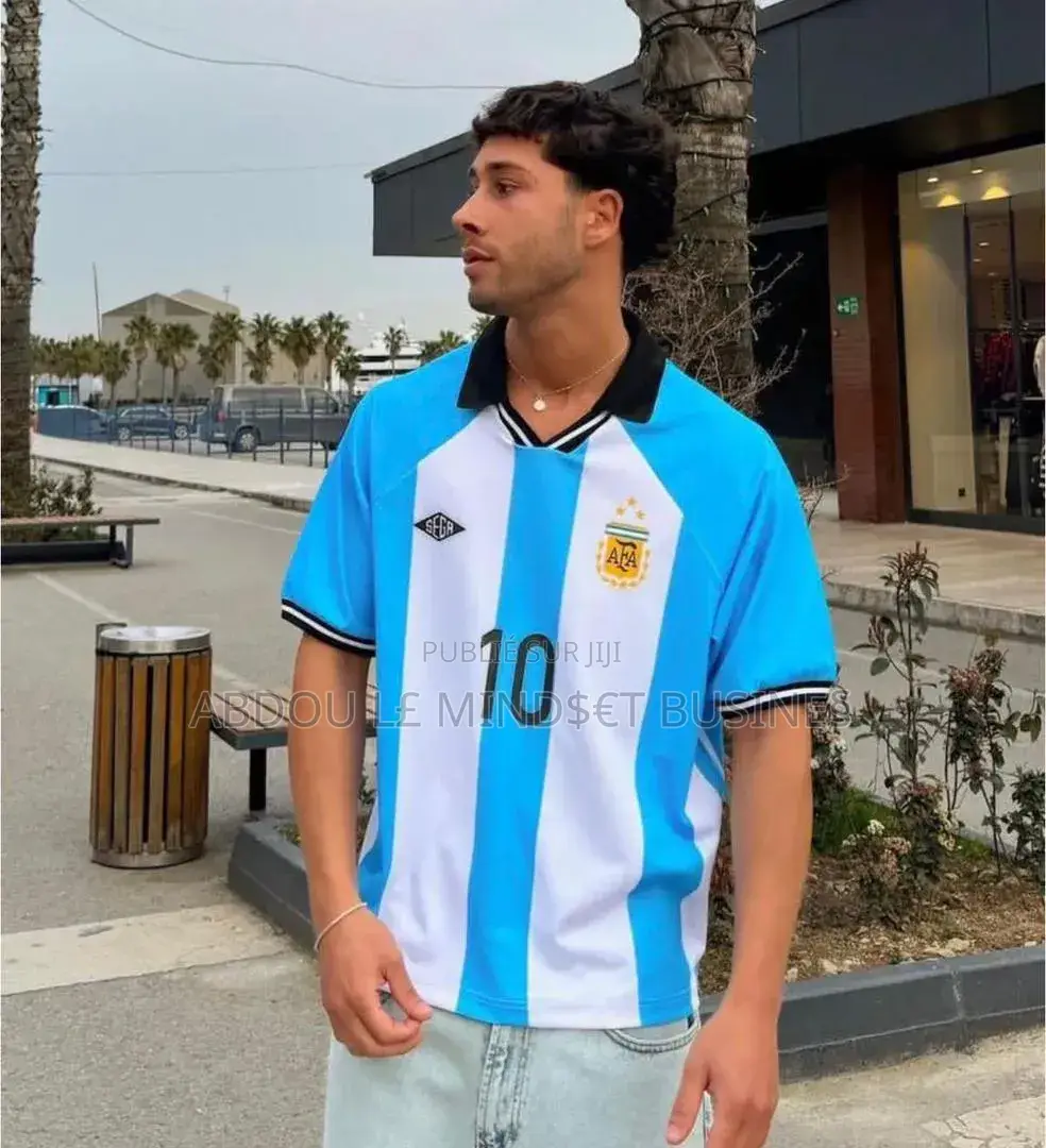 T-Shirt Clubs Team Disponible