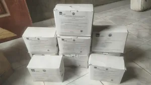 9 Boîtes De 100 Masques Chirurgicaux Bleus