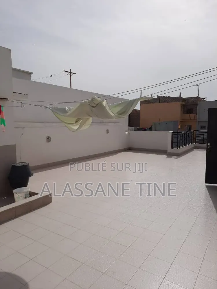 5chbre Villa dans Ciel, Dakar Plateau à Vendre