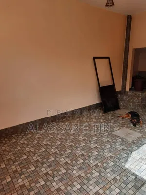 5chbre Villa dans Dakar Plateau à Louer