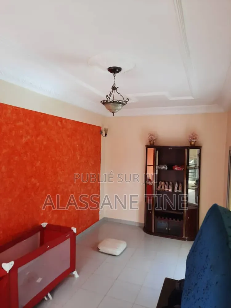 5chbre Villa dans Dakar Plateau à Louer