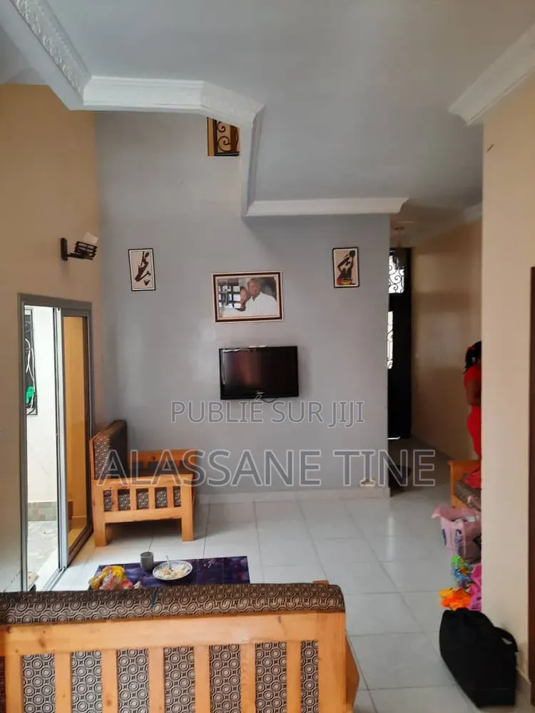 5chbre Villa dans Dakar Plateau à Louer