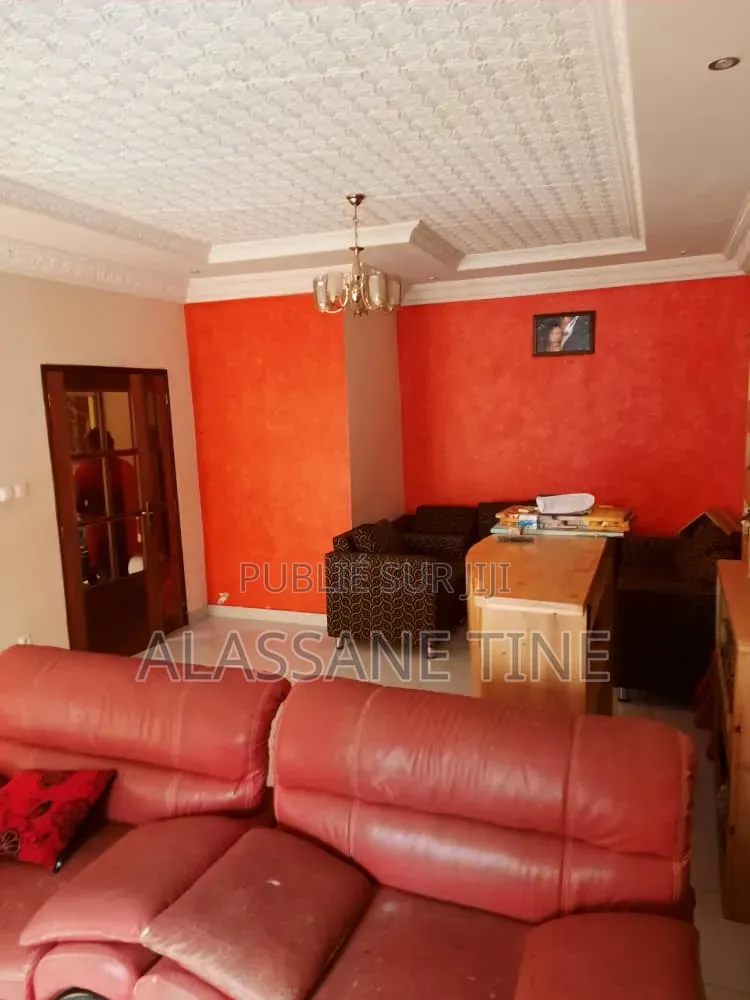 5chbre Villa dans Dakar Plateau à Louer