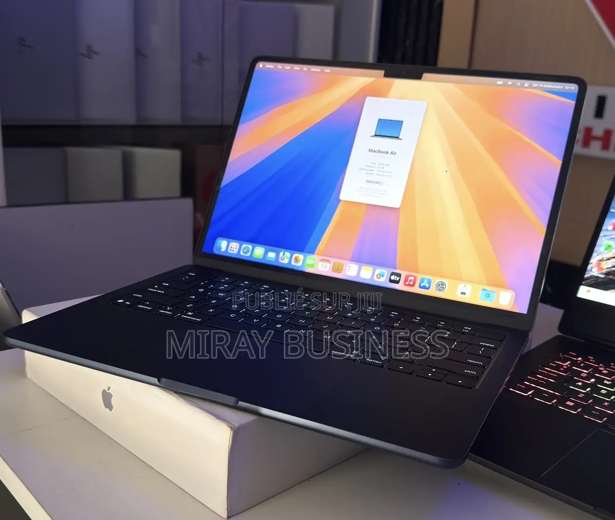 Apple MacBook Air 2025 M4 13-inch 16GB Apple M4 eMMC 256GB