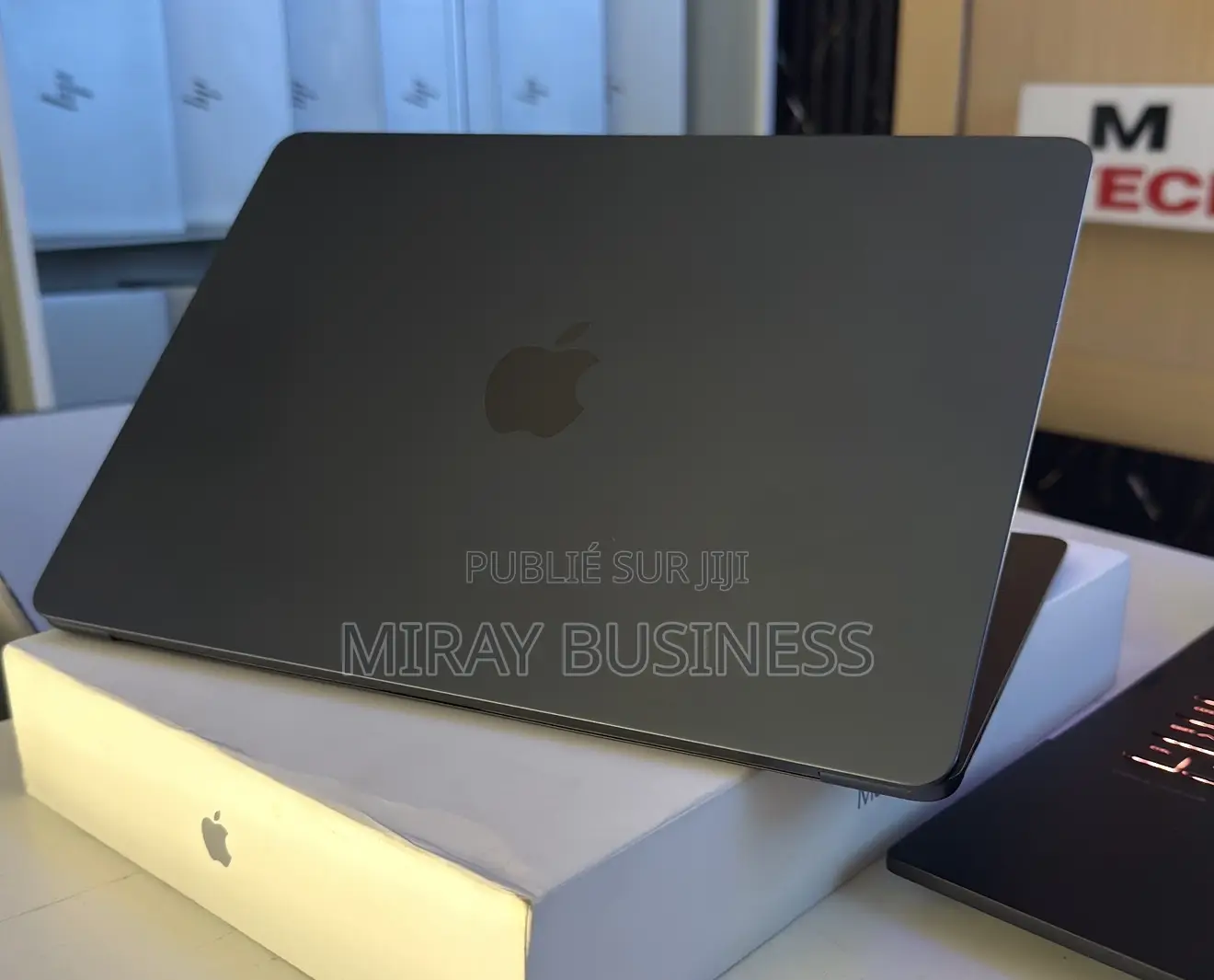 Apple MacBook Air 2025 M4 13-inch 16GB Apple M4 eMMC 256GB