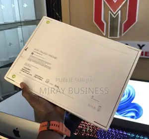 Nouveau Apple MacBook Air 2025 M4 13-inch 16GB Apple M4 eMMC 256GB