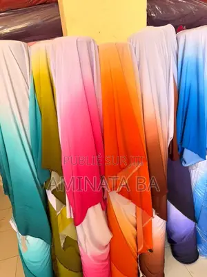 Vente De Tissus Très Classe Pour Robe De Grande Dames