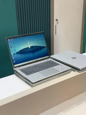 Nouveau HP EliteBook 640 G11 16GB AMD Ryzen 5 SSD 512GB