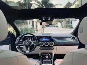Mercedes-Benz GLA-Class 2024 Bleu