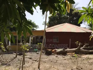 4chbre Maison dans Region De Ziguinchor, Kabrousse à Vendre
