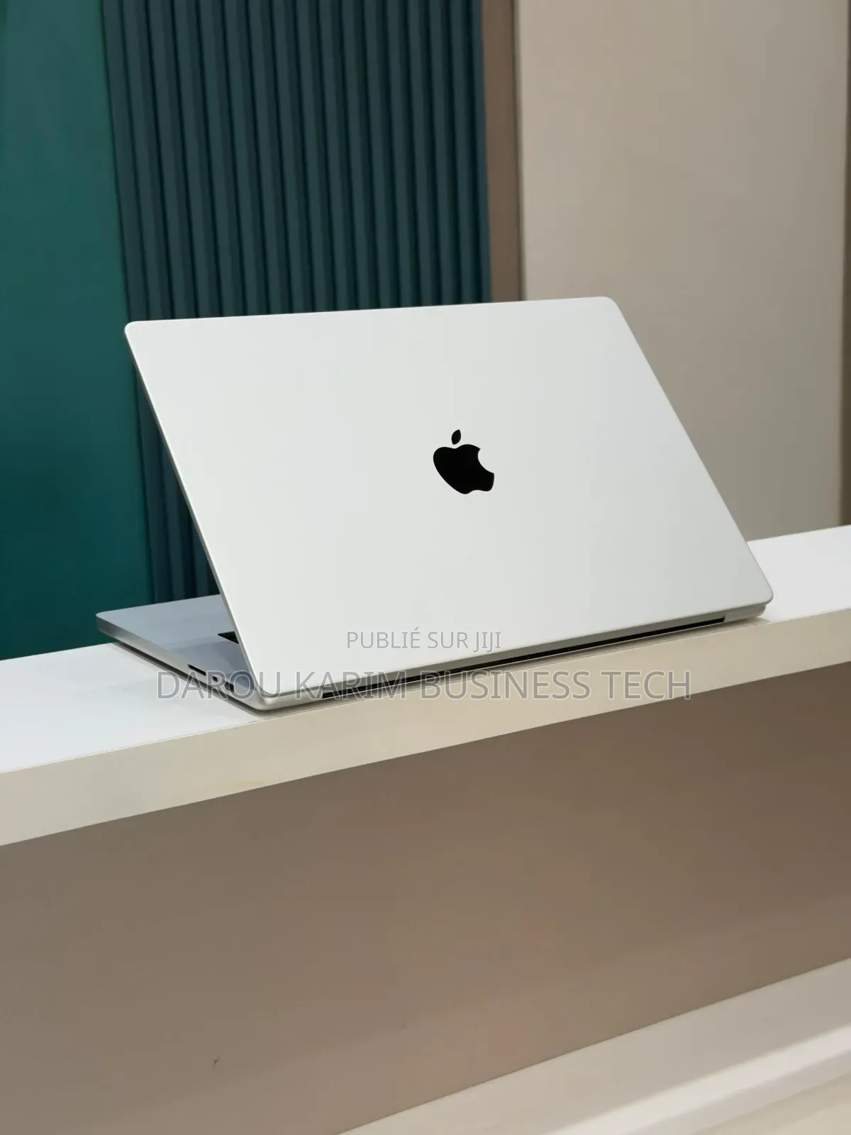 Nouveau Apple MacBook Pro 2020 M1 16GB Apple M1 Pro SSD 1T