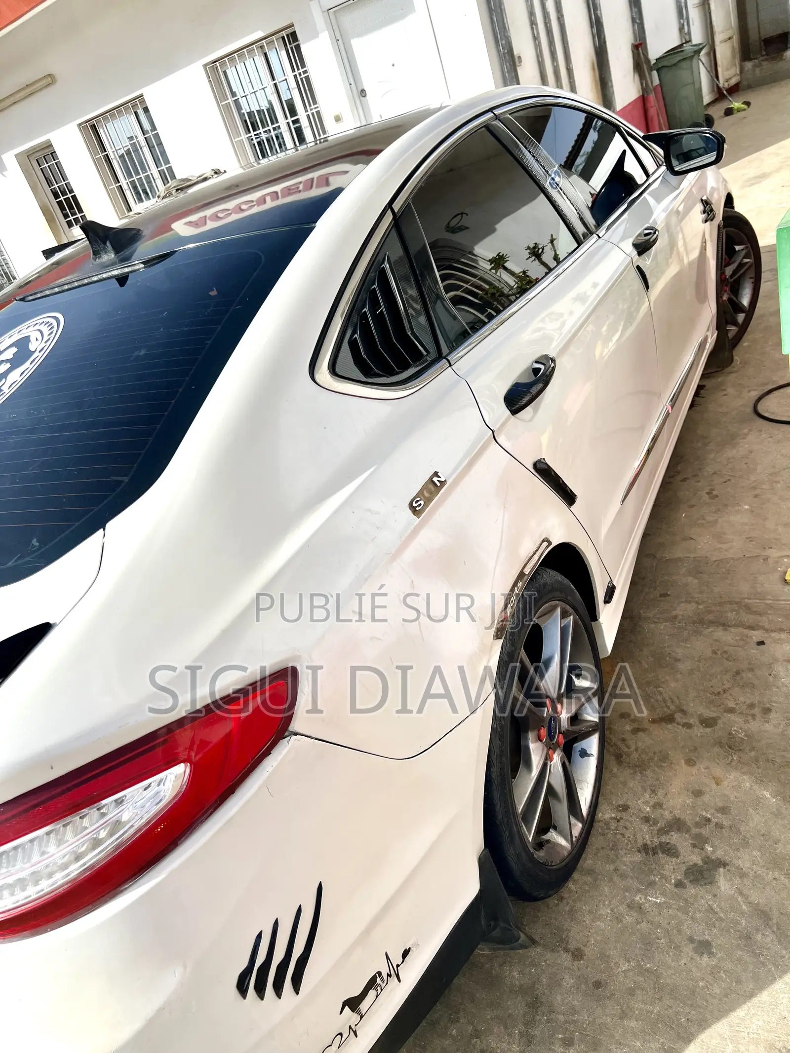 Ford Fusion Titanium 4dr Sedan w/EcoBoost (2.0L 4cyl Turbo 6A) 2015