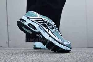Nike Air Max Moto 