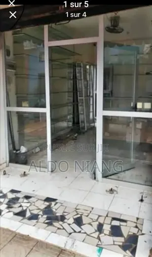 Magasin À Louer