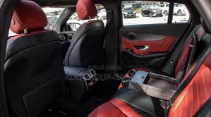 Mercedes-Benz GLC-Class GLC250 Sport Utility 4-Door (2.0L, 4cyl Turbo)
