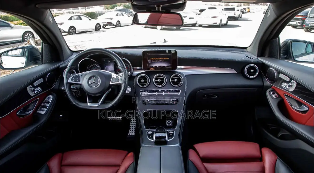 Mercedes-Benz GLC-Class GLC250 Sport Utility 4-Door (2.0L, 4cyl Turbo)