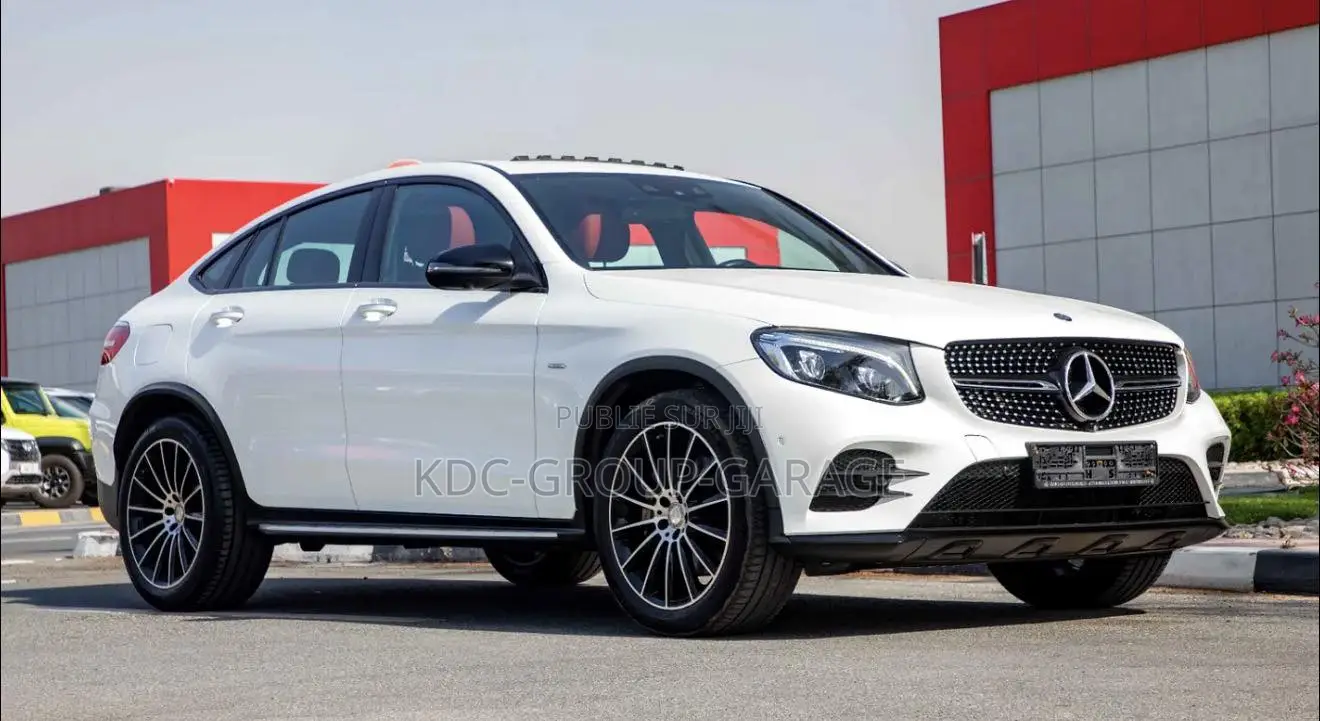 Mercedes-Benz GLC-Class GLC250 Sport Utility 4-Door (2.0L, 4cyl Turbo)