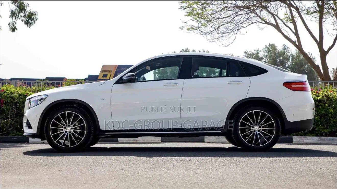 Mercedes-Benz GLC-Class GLC250 Sport Utility 4-Door (2.0L, 4cyl Turbo)