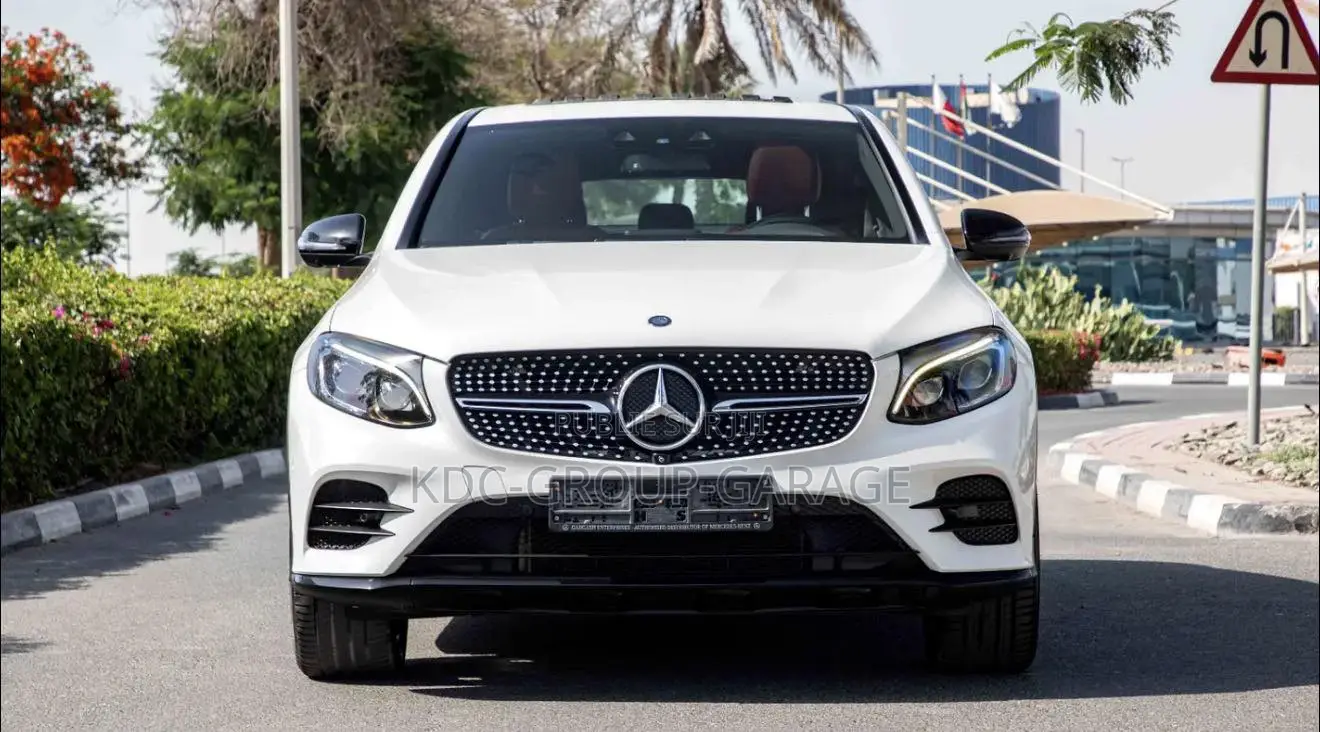 Mercedes-Benz GLC-Class GLC250 Sport Utility 4-Door (2.0L, 4cyl Turbo)