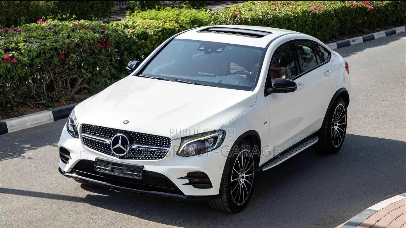 Mercedes-Benz GLC-Class GLC250 Sport Utility 4-Door (2.0L, 4cyl Turbo)