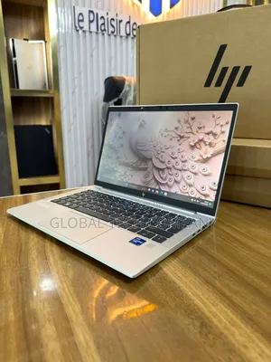 Nouveau HP EliteBook 830 G8 16GB Intel Core i7 SSD 512GB