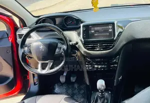 Peugeot 2008 1.6 BlueHDi (120 Hp) 2015 Rouge