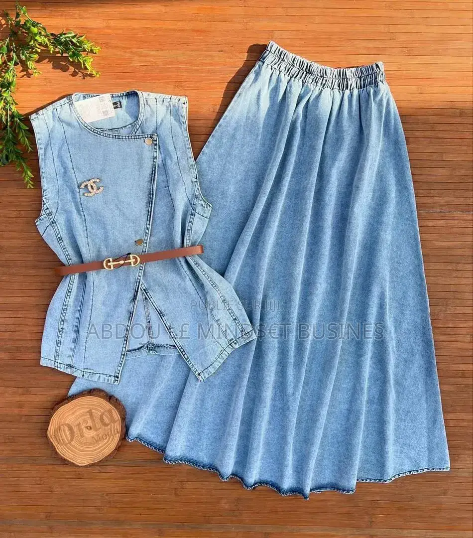 Ensemble Jupe Vestes Avec Ceinture Disponible