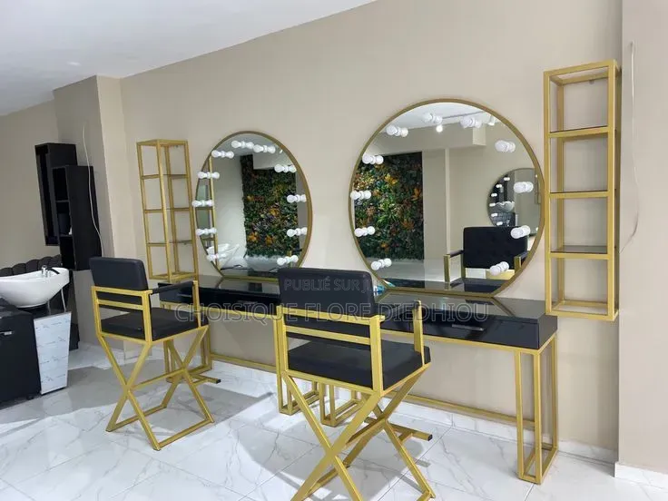 Miroir Mural Adapté À Tout Emplacement De Votre Maison Et Très Classe.