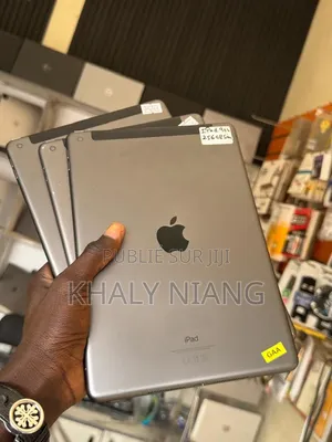 Nouveau Apple iPad 10.2 (2021) 256 GB Noir