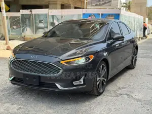 Ford Fusion 2019 Noir