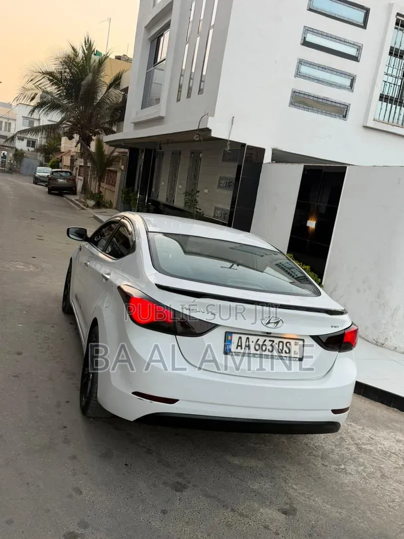 Hyundai Avante 2014 Blanc