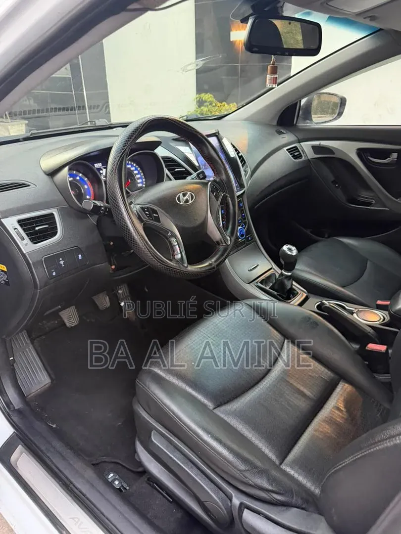Hyundai Avante 2014 Blanc