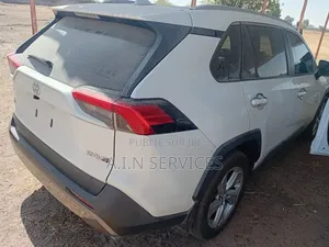 Toyota RAV4 2021 Blanc