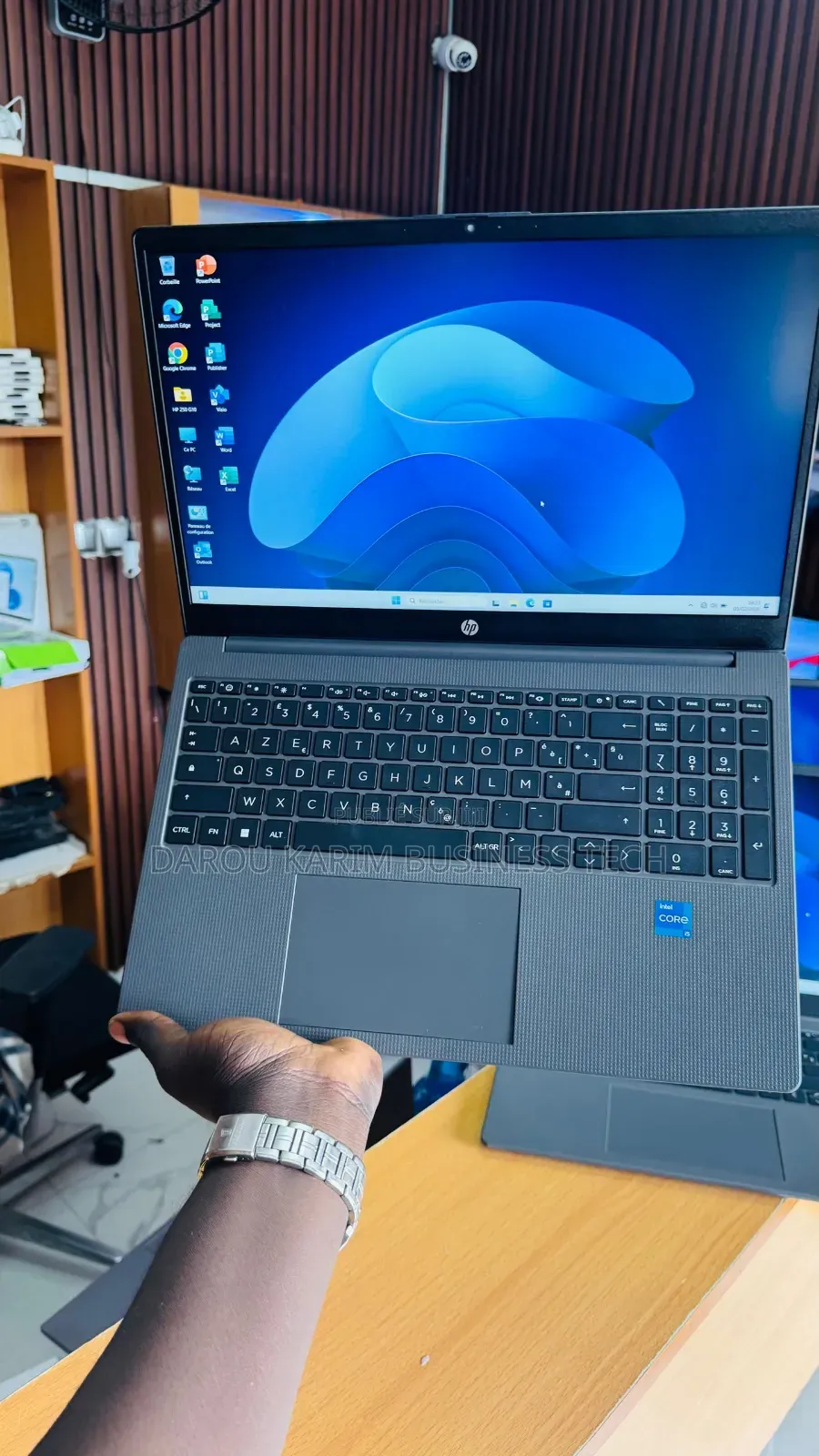 Nouveau Ordinateur portable HP 250 G10 16GB Intel Core i5 SSD 512GB